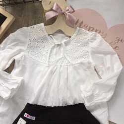 áo sơ mi không cổ ren ngực bé gái 